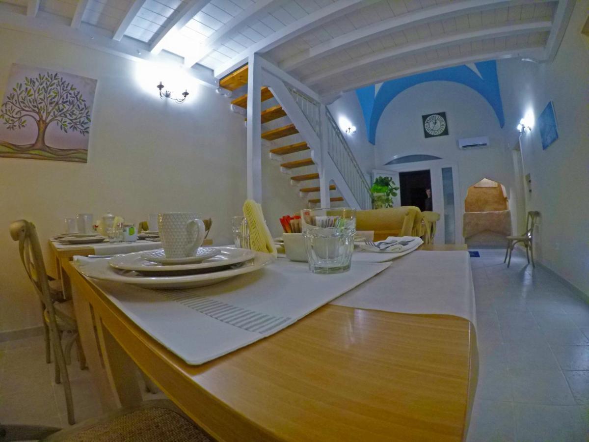Bed and Breakfast A Casa Tu Zi Melu Felline Exterior foto